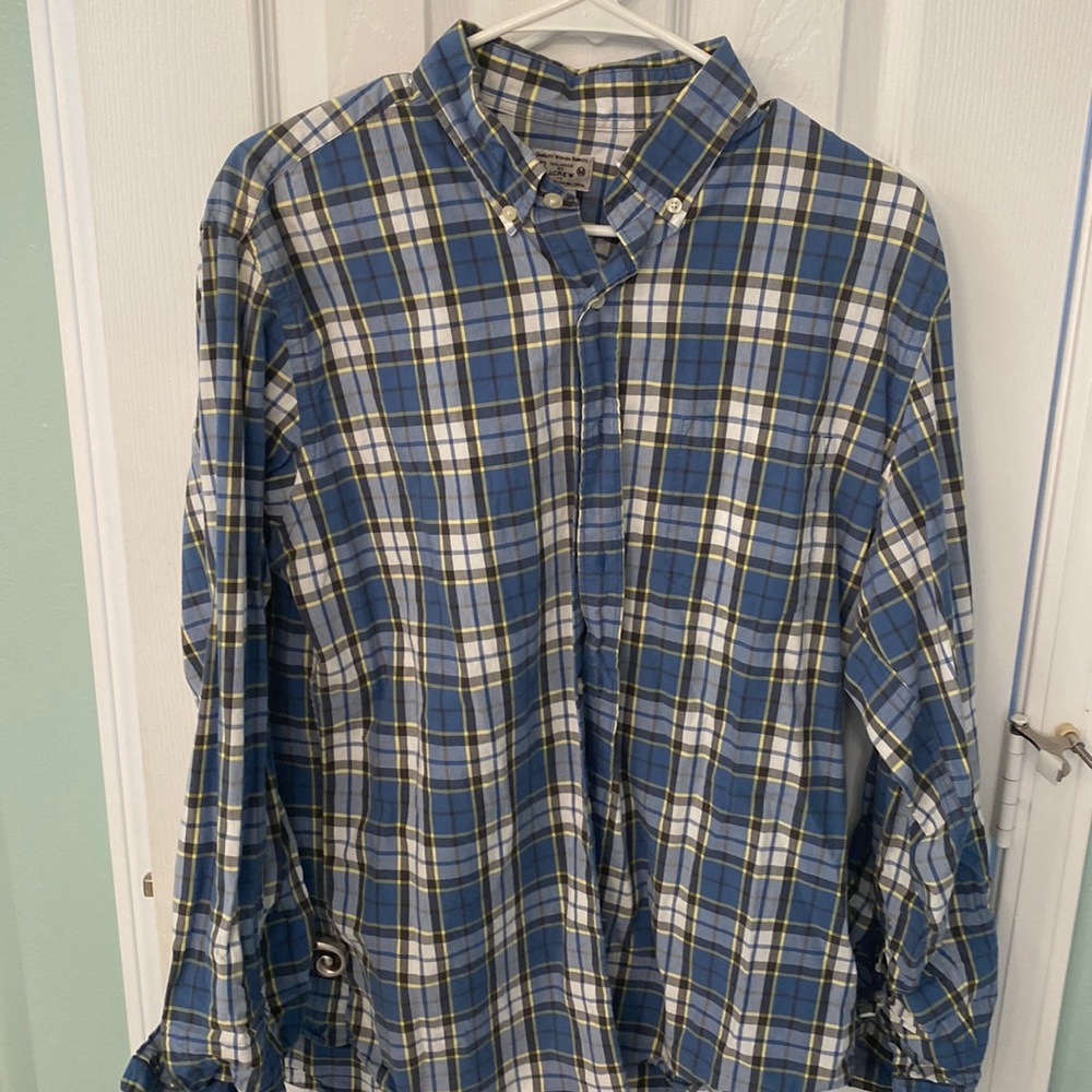 J Crew. Men’s button down. Size medium. Excellent used condition.